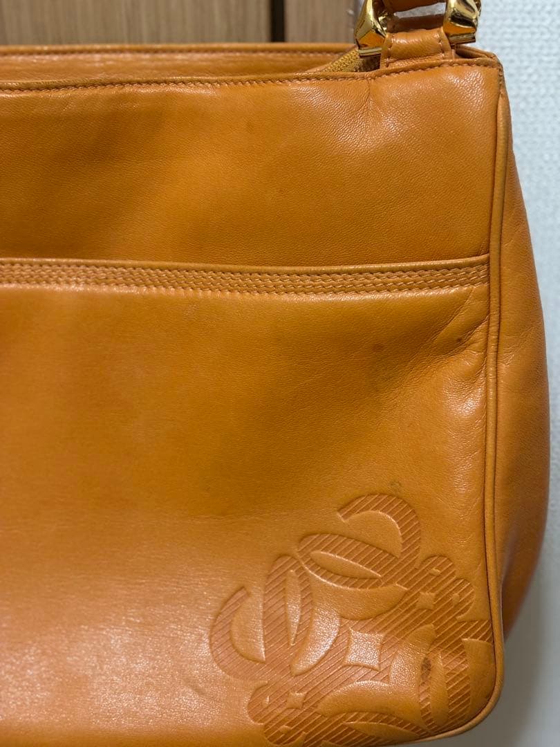 ロエベ、ナッパレザーショルダーバッグ