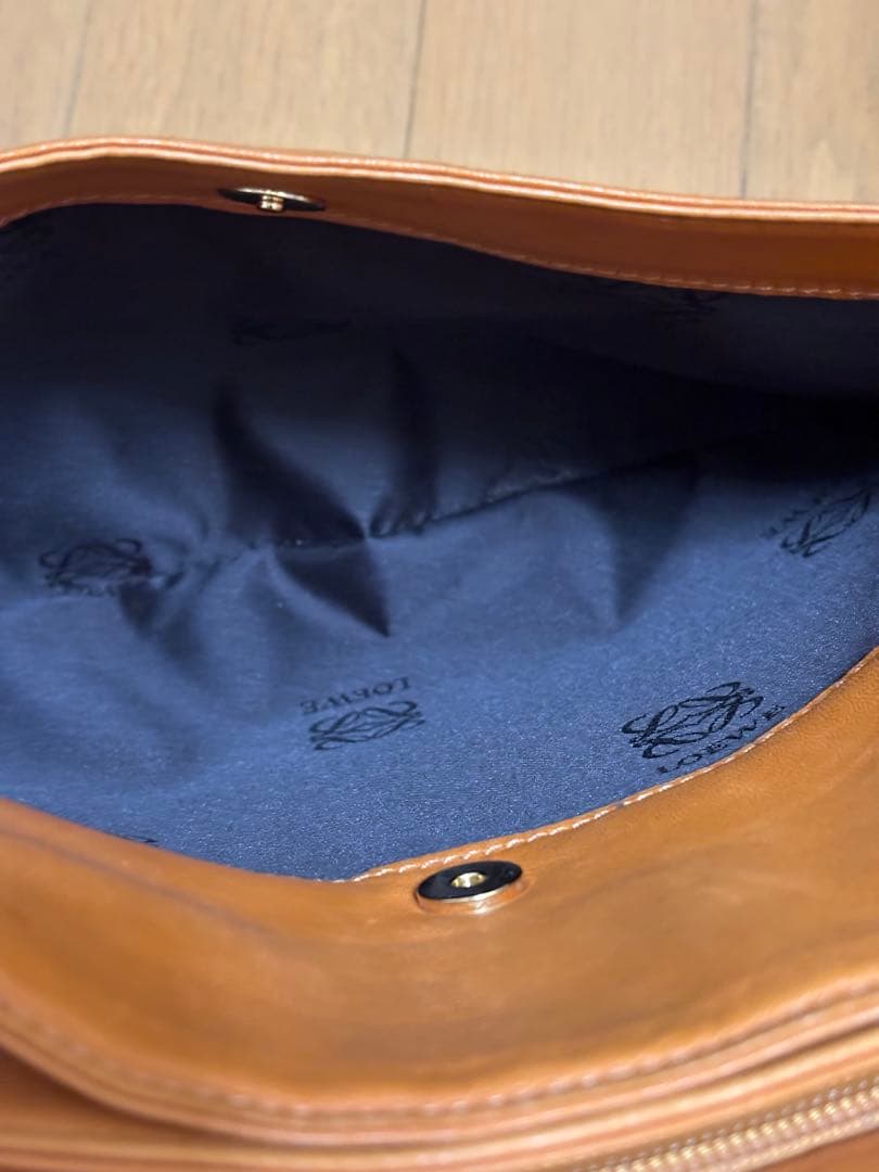 ロエベ、ナッパレザーショルダーバッグ