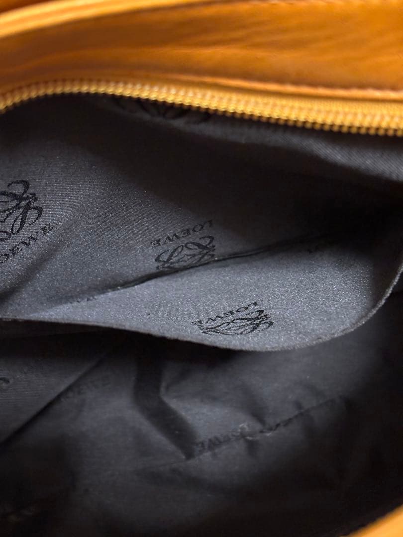 ロエベ、ナッパレザーショルダーバッグ