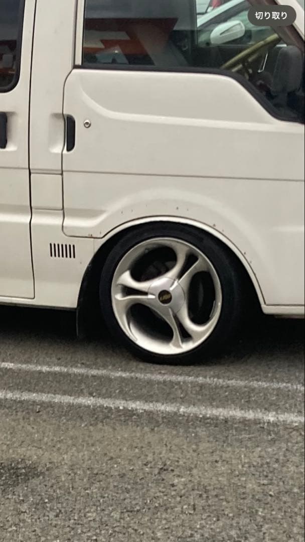 グーフィー17インチ　7j 114.3 5穴