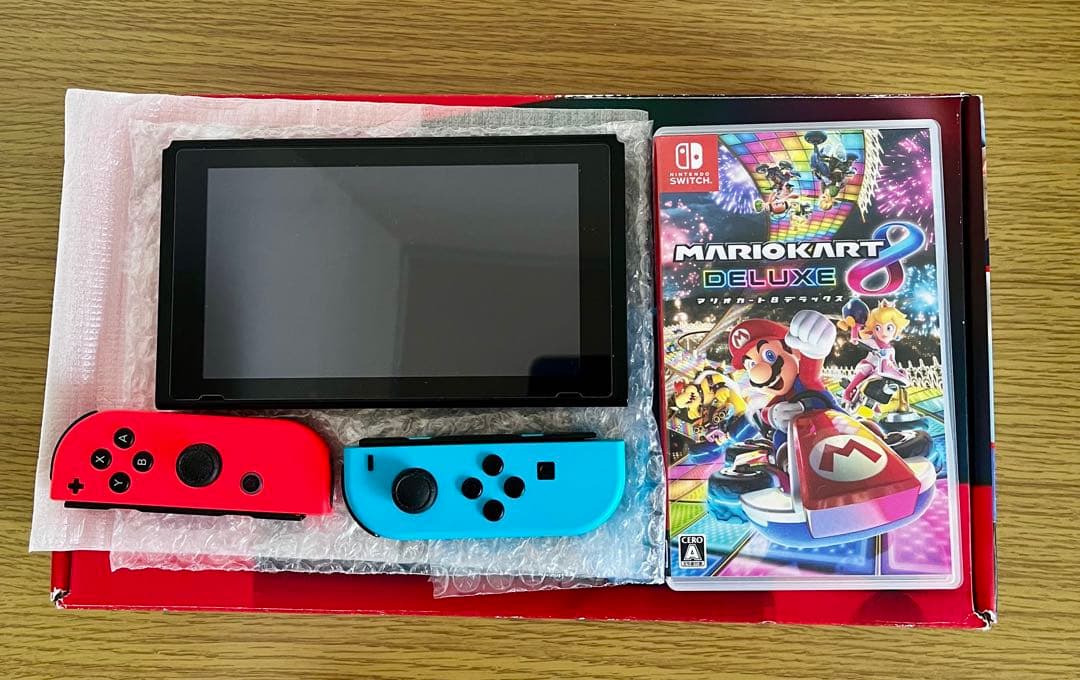 【美品・お買い得品】Nintendo Switch +マリオカート8デラックス
