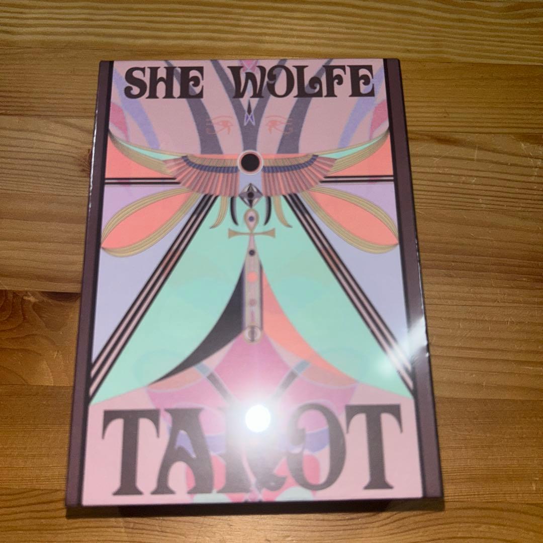お値下げ　貴重　新品未開封　SHE WOLFE TAROT
