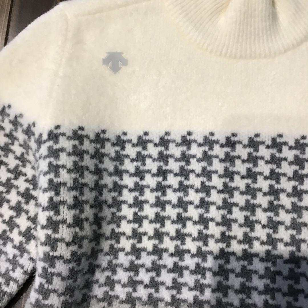 レディースのゴルフセーター　デサントゴルフ