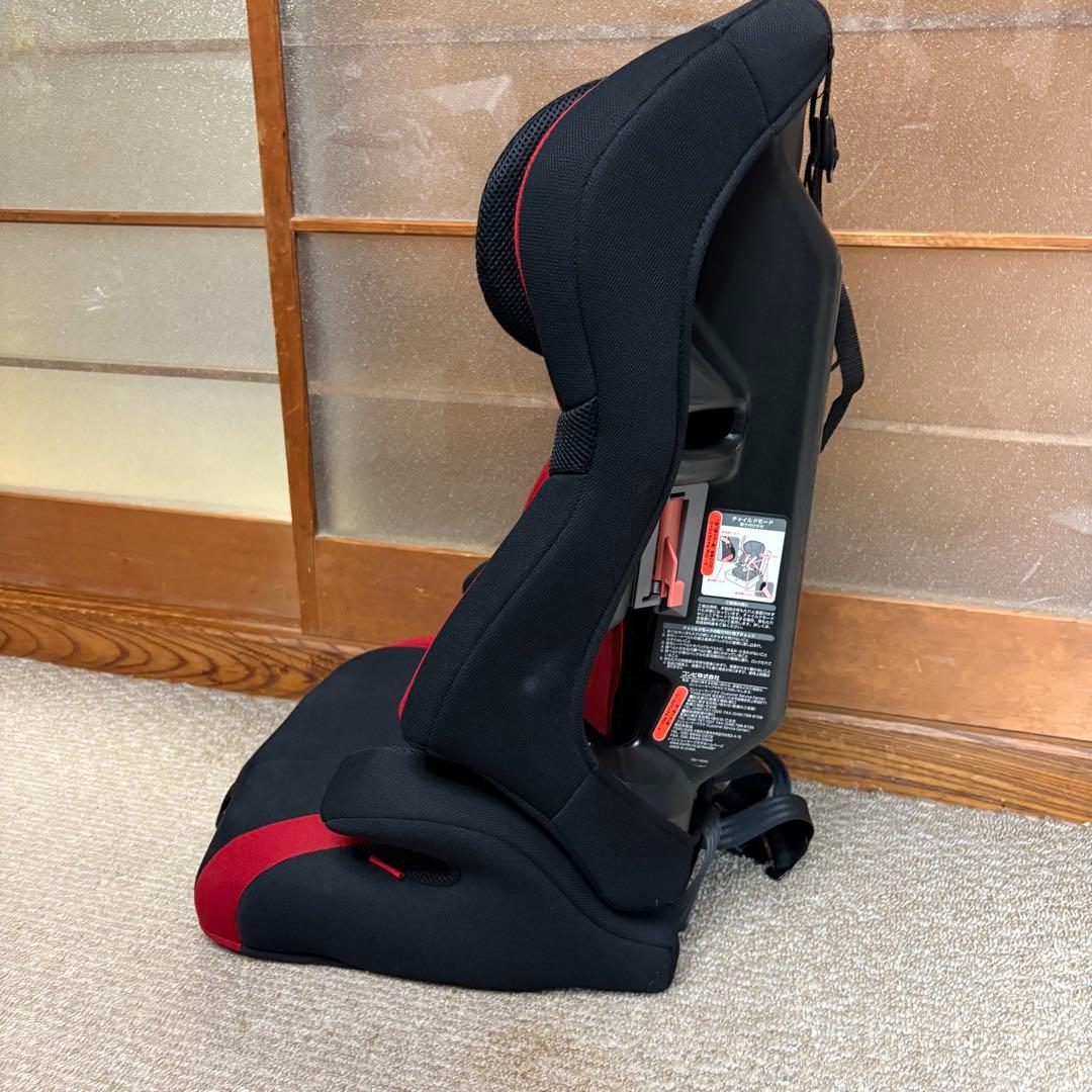 美品 コンビ シートベルト固定 チャイルド&ジュニアシート