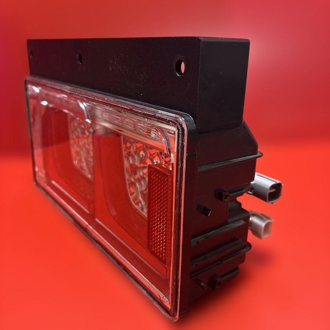 No.35 小糸　トラック用 4t 10t ノーマルタイプ（助手席側）左Ｌ