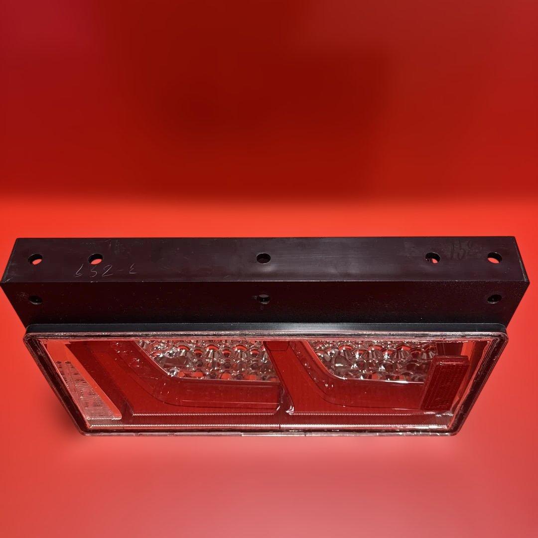 No.35 小糸　トラック用 4t 10t ノーマルタイプ（助手席側）左Ｌ