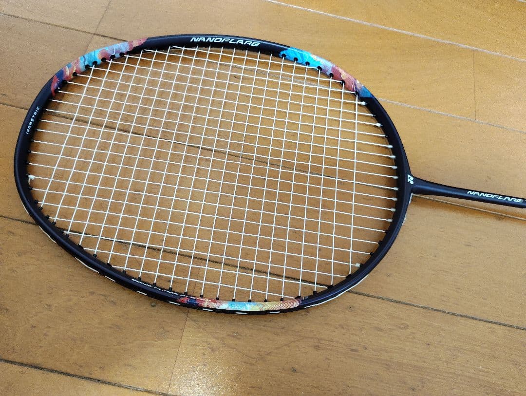 くりりん　新品同等品！YONEX ナノフレア700プロ 4UG6