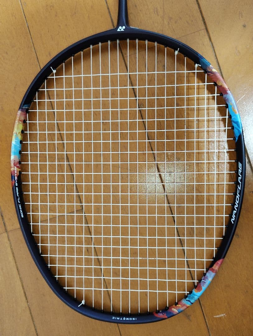 くりりん　新品同等品！YONEX ナノフレア700プロ 4UG6