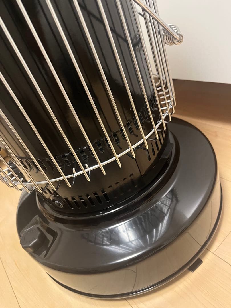 トヨトミ 対流形石油ストーブ　KS-67H ブラック