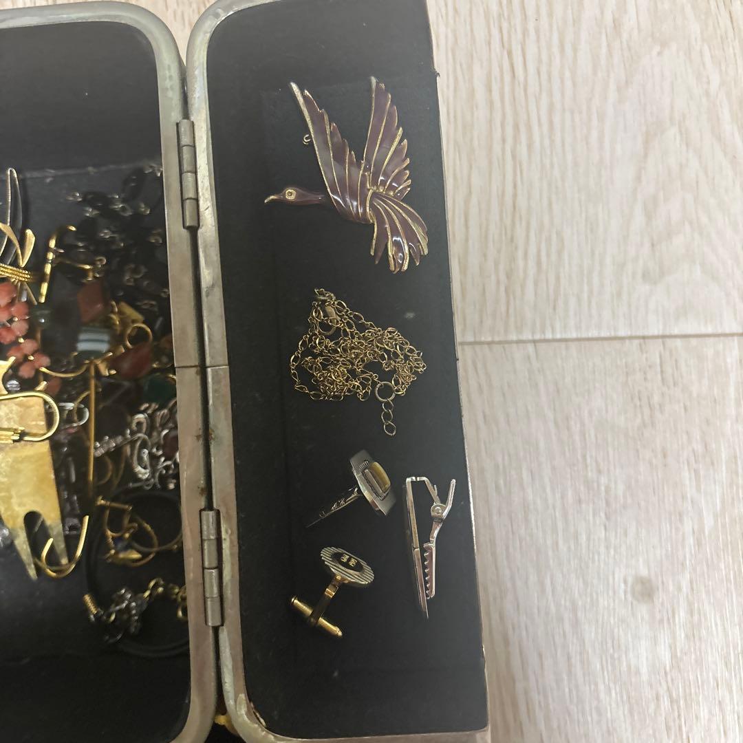 多様なアクセサリー、タイピン、カブスボタン他