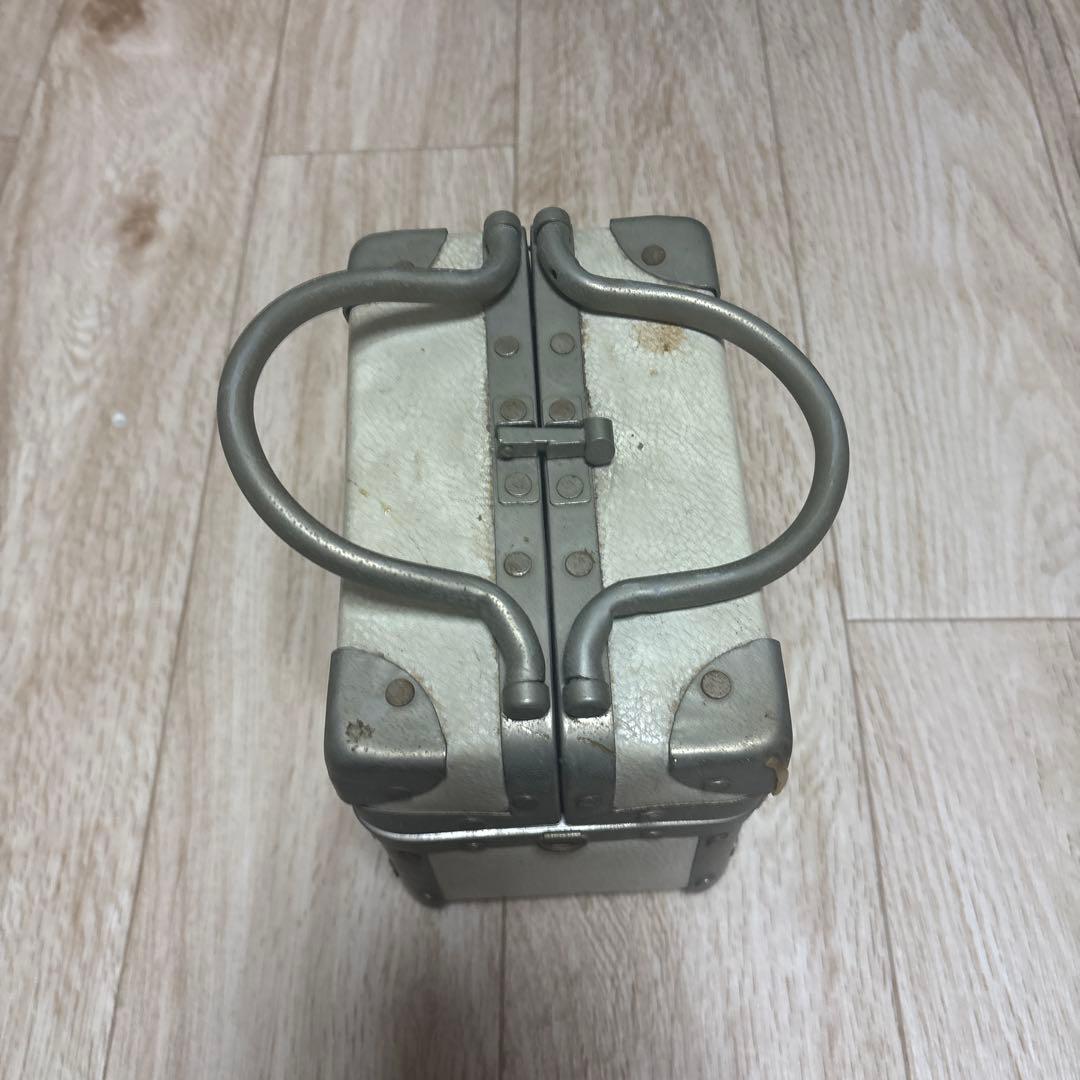 多様なアクセサリー、タイピン、カブスボタン他