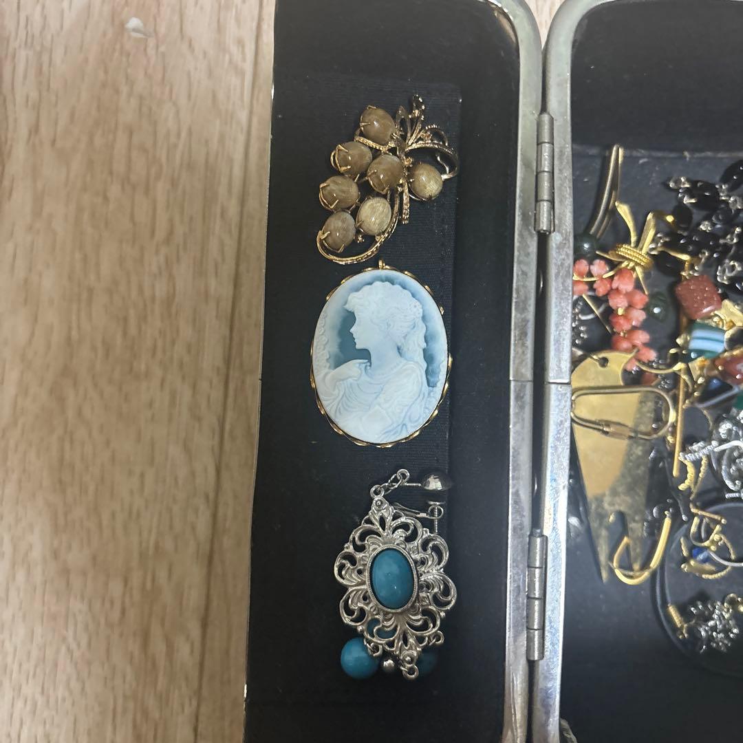 多様なアクセサリー、タイピン、カブスボタン他