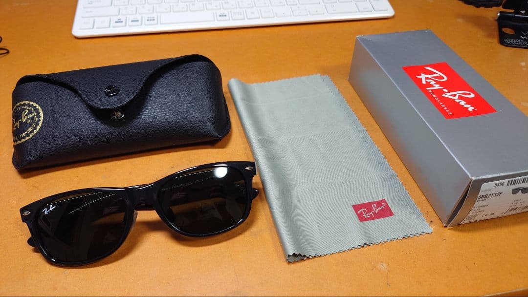 Ray-Ban NewWayfarer サングラス RB2132F