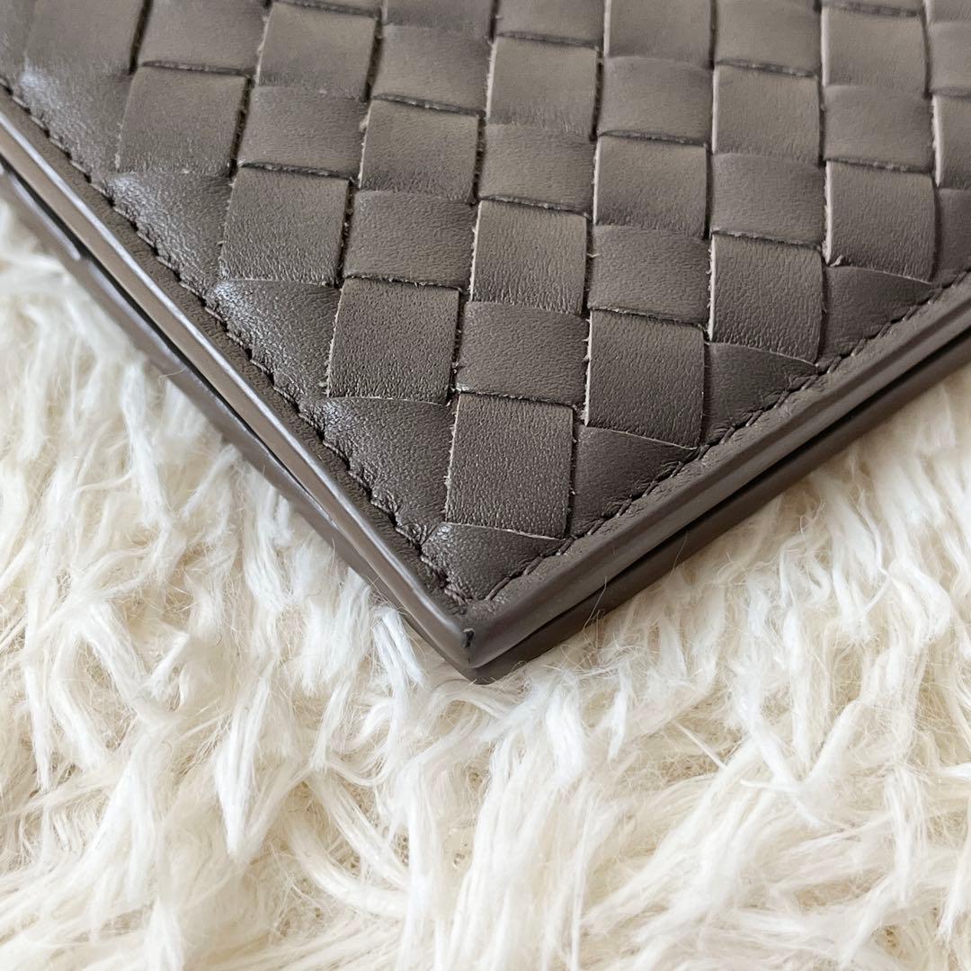 ⭐️未使用品⭐️　ボッテガヴェネタ　イントレチャート　二つ折り財布　ロゴ刻印