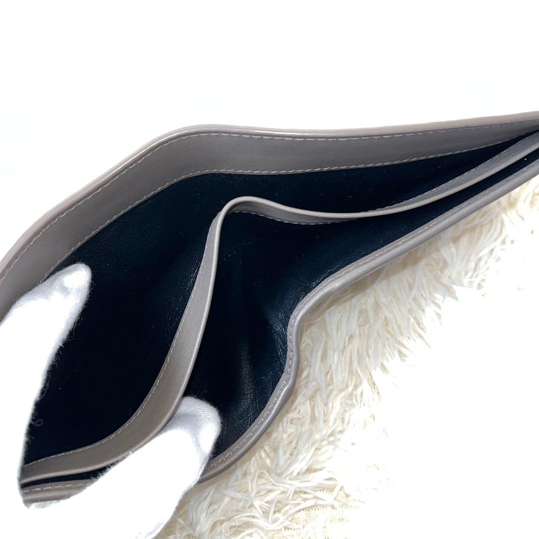 ⭐️未使用品⭐️　ボッテガヴェネタ　イントレチャート　二つ折り財布　ロゴ刻印