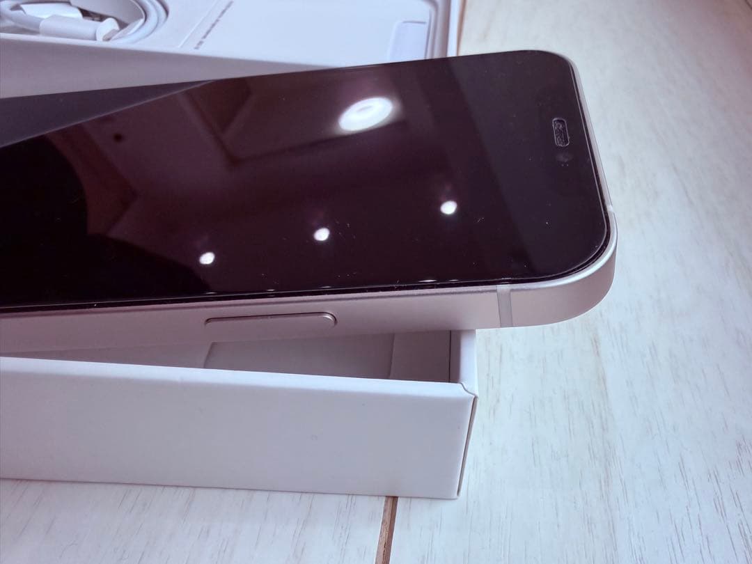 Apple iPhone 12ホワイト 64G 本体 極美品 おまけ付き