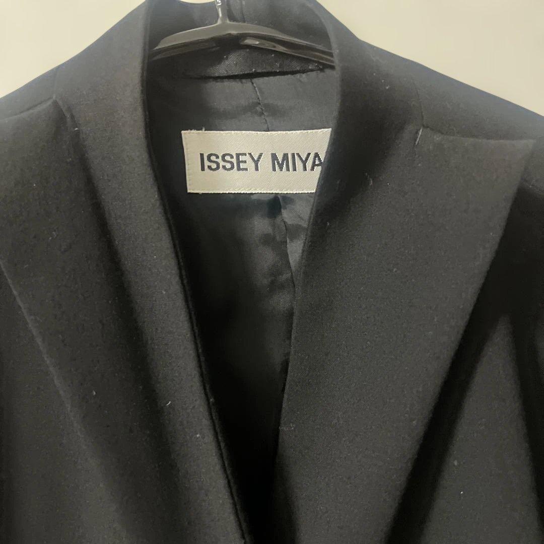 ISSEY MIYAKE テーラードジャケット ブラック