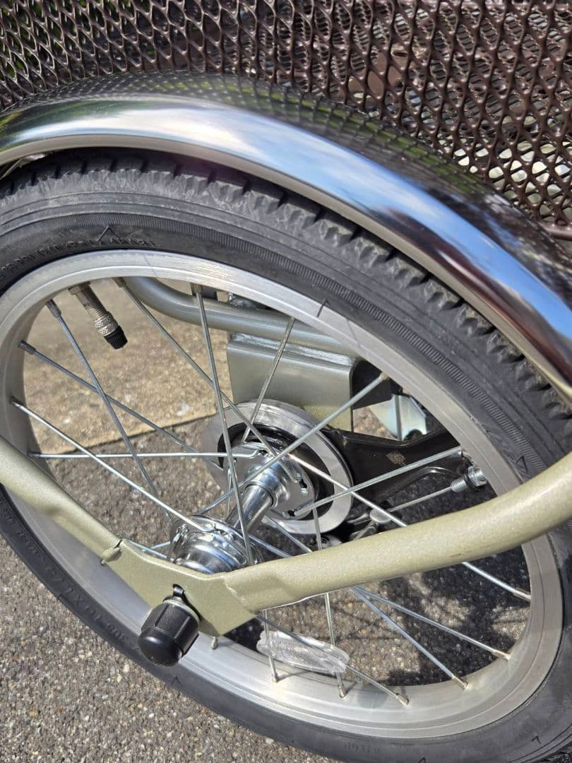 電動アシスト三輪車ビビライフ　 グレー　 新品同様　特別セール！あなたはラッキー