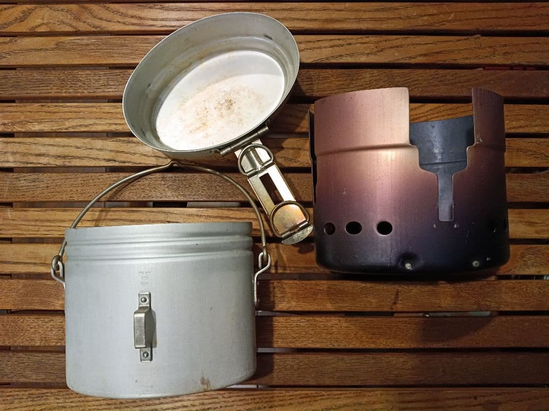 スウェーデン軍 飯盒 スウェーデン飯盒 スリークラウン刻印あり