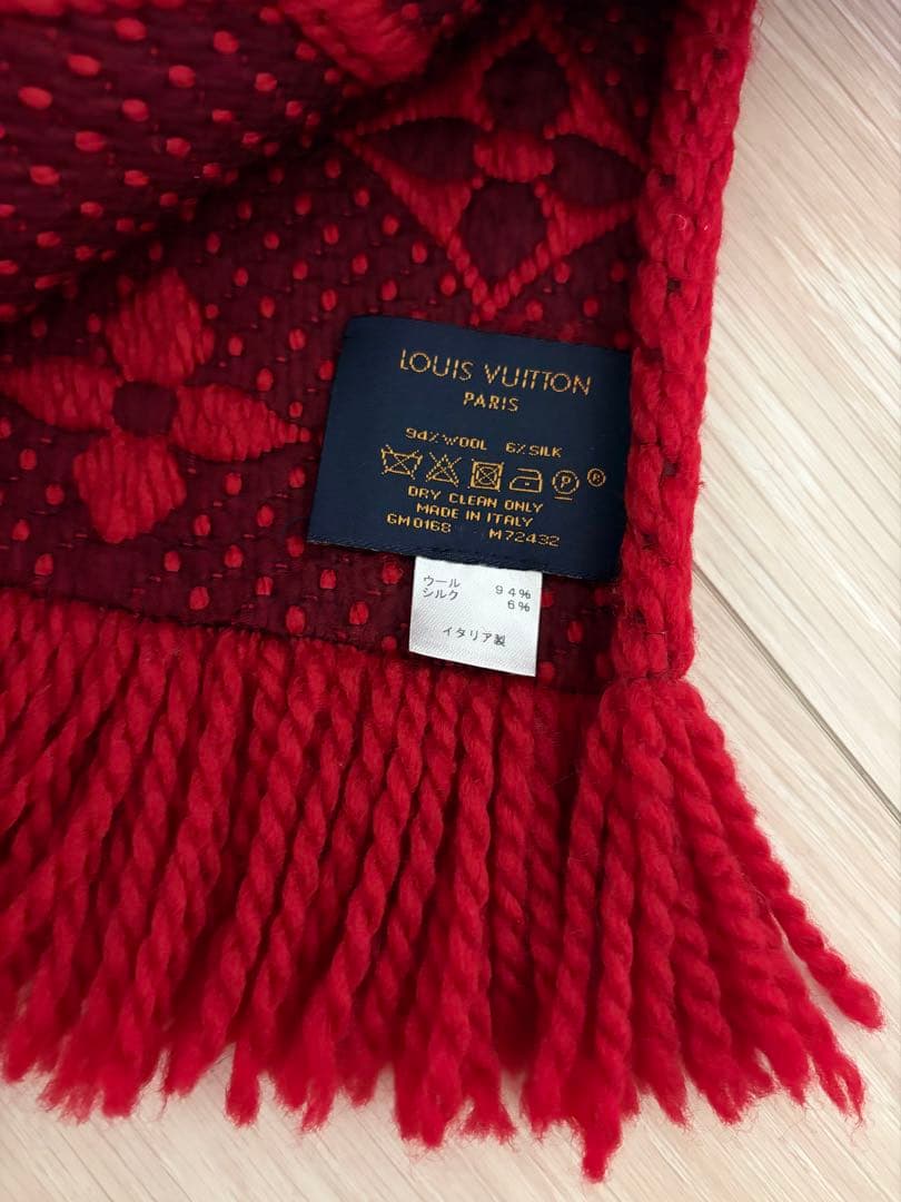 ルイヴィトン　マフラー　赤
