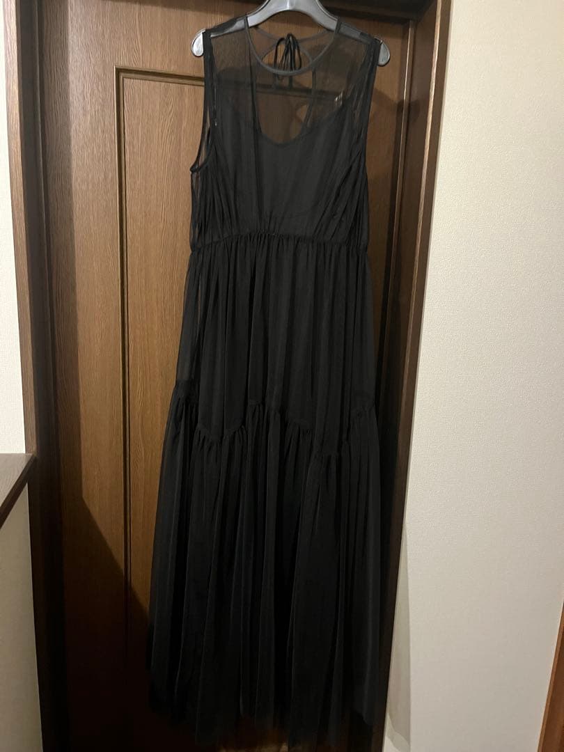 Ameri　BLACK TULLE WAVE TIERED DRESS