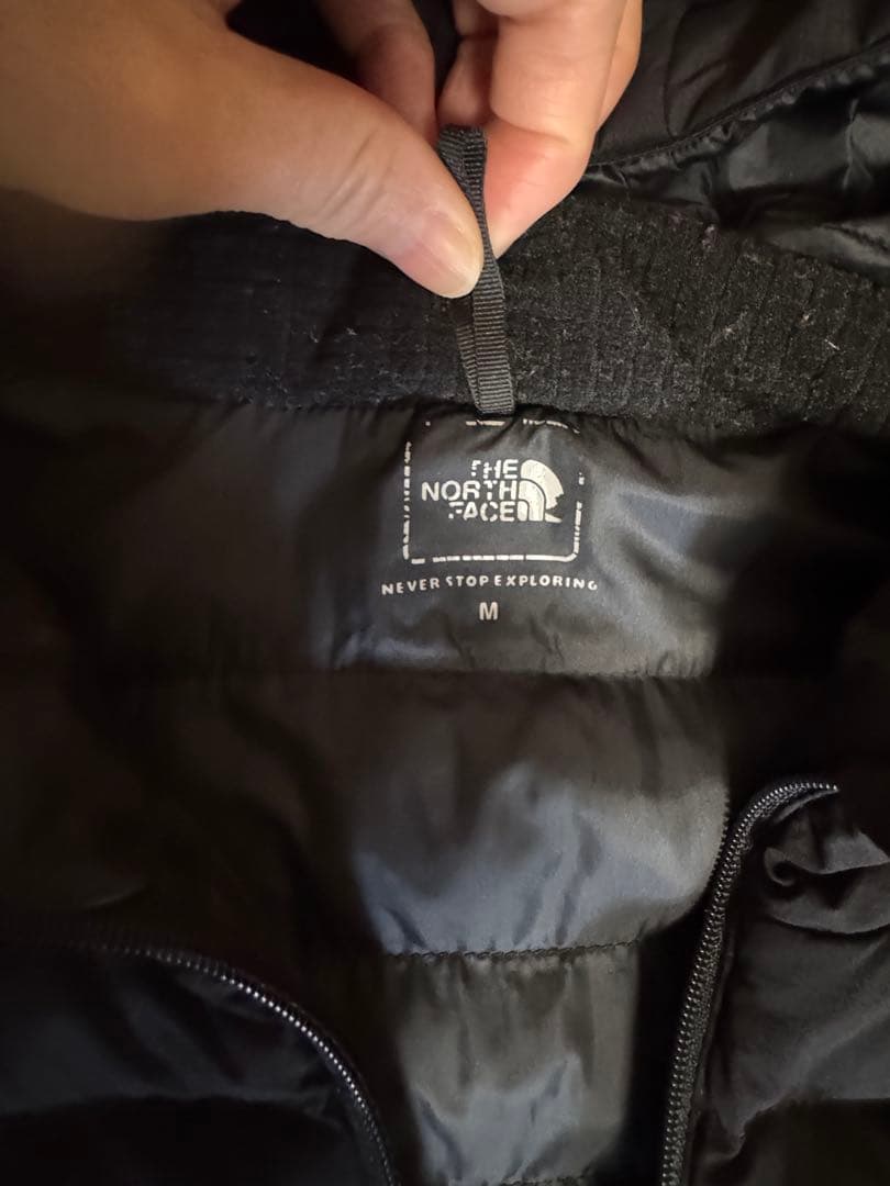 THE NORTH FACE フード付きジャケット M ブラック　化繊です。
