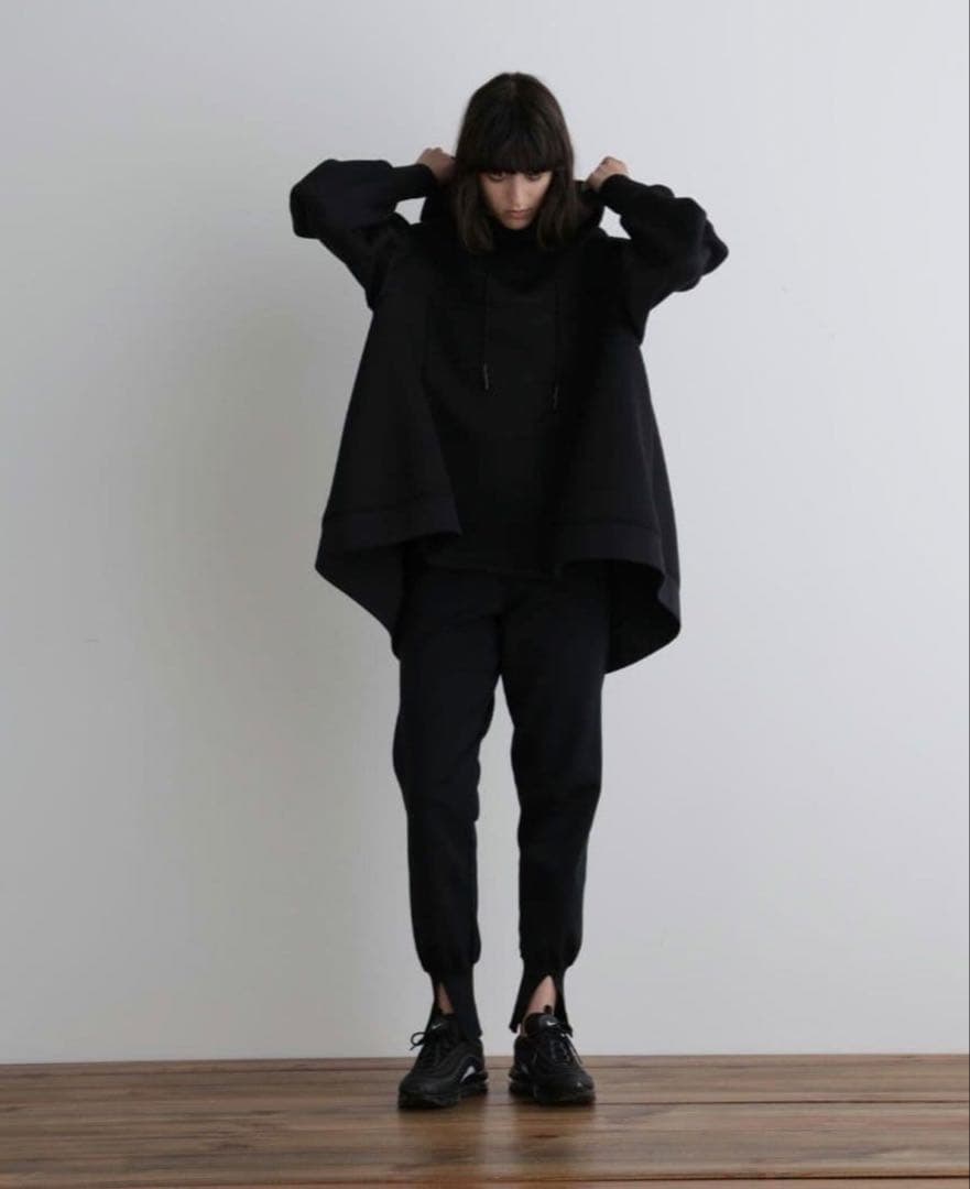 美品✨　ルフィル　スポーツ　テックダンボールジャージーフーディ