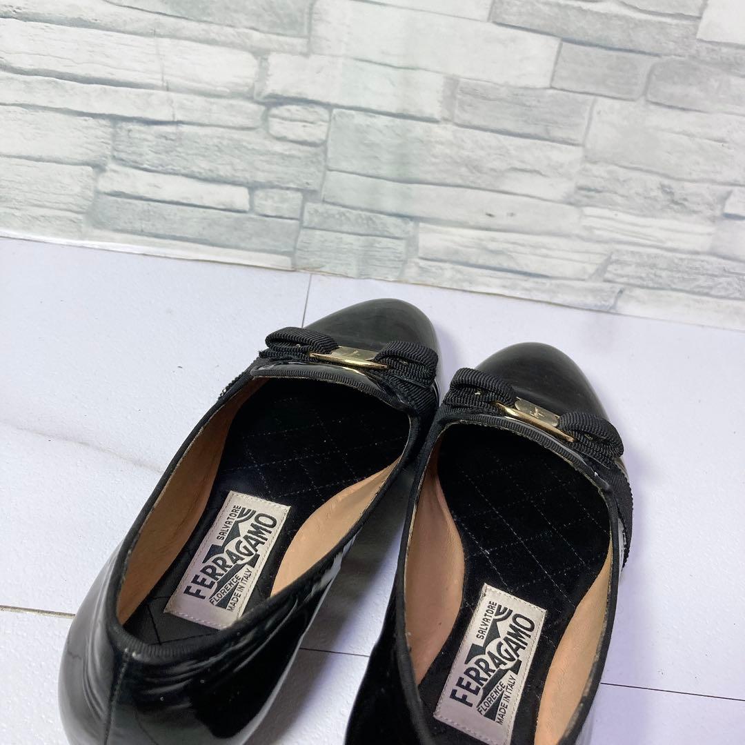 サルヴァトーレフェラガモ ヴァラリボン フラットシューズ スコッティ 黒 25