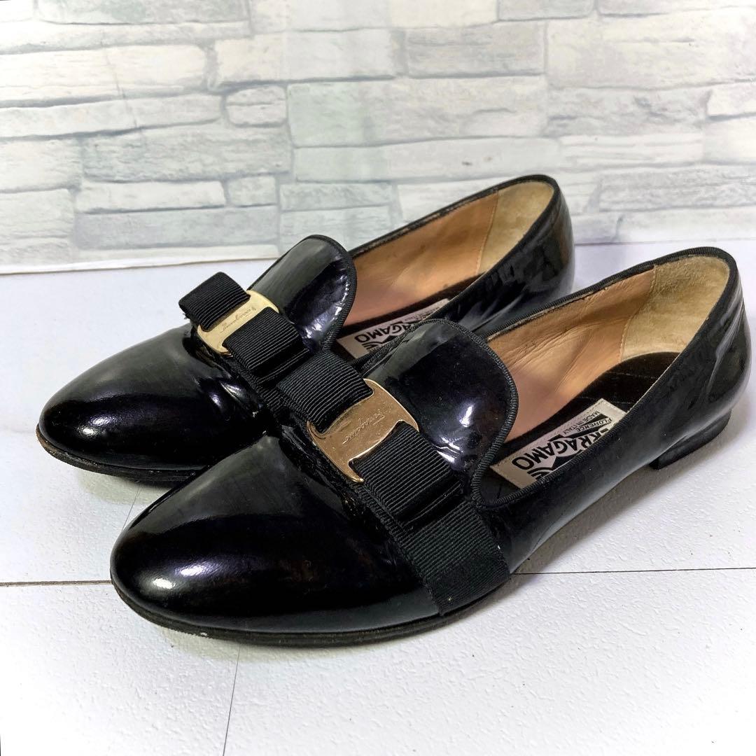 サルヴァトーレフェラガモ ヴァラリボン フラットシューズ スコッティ 黒 25