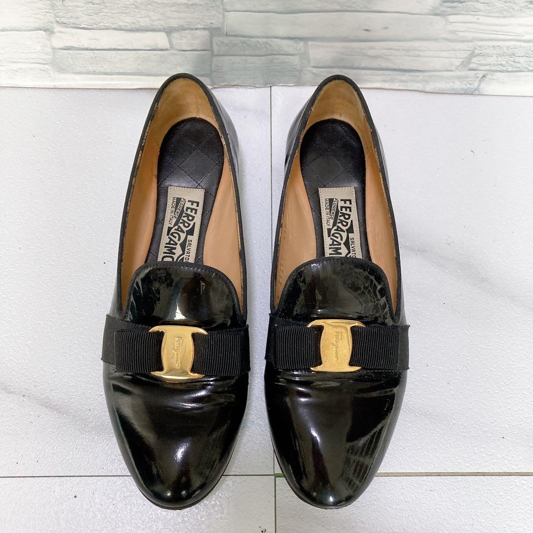 サルヴァトーレフェラガモ ヴァラリボン フラットシューズ スコッティ 黒 25