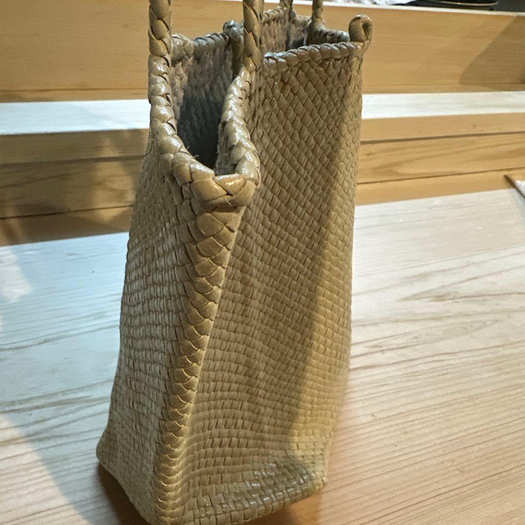 ヨーガンレール　新品　カゴバッグ　クリーム色