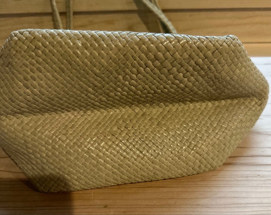 ヨーガンレール　新品　カゴバッグ　クリーム色