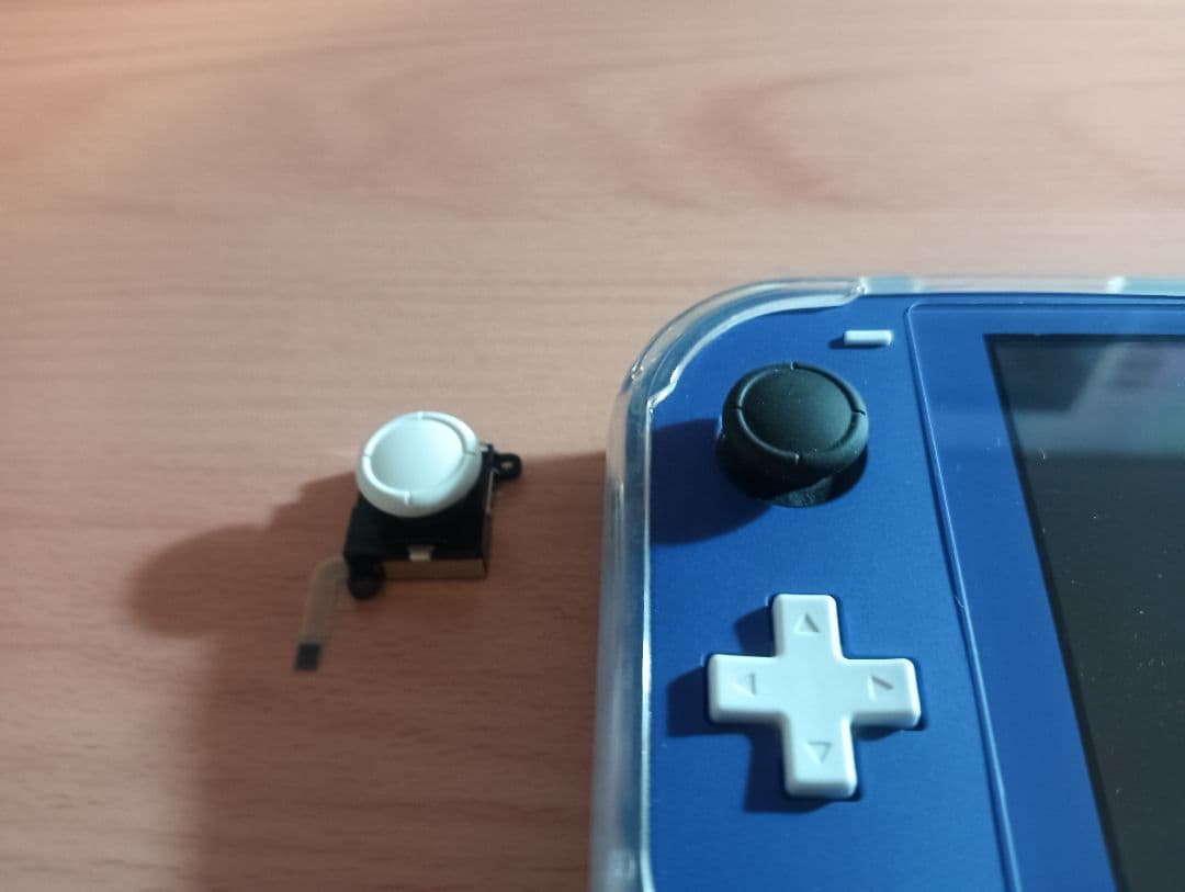 ニンテンドースイッチライト ブルー　スティック交換　美品　カバー　ガラスフィルム