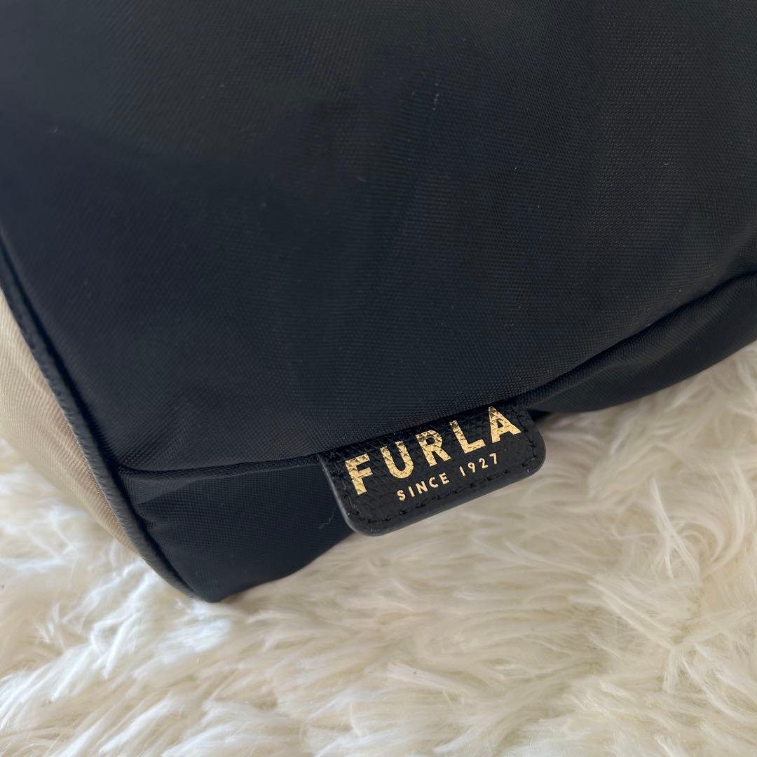 FURLA PIUMA フルラ　ピューマ　ショルダー　M ナイロンバッグ　黒