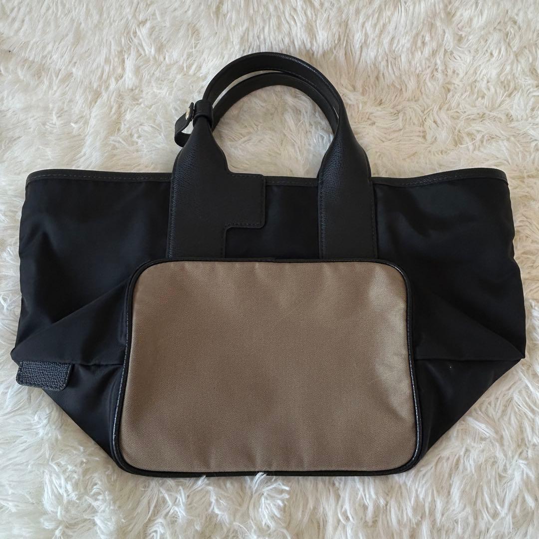 FURLA PIUMA フルラ　ピューマ　ショルダー　M ナイロンバッグ　黒