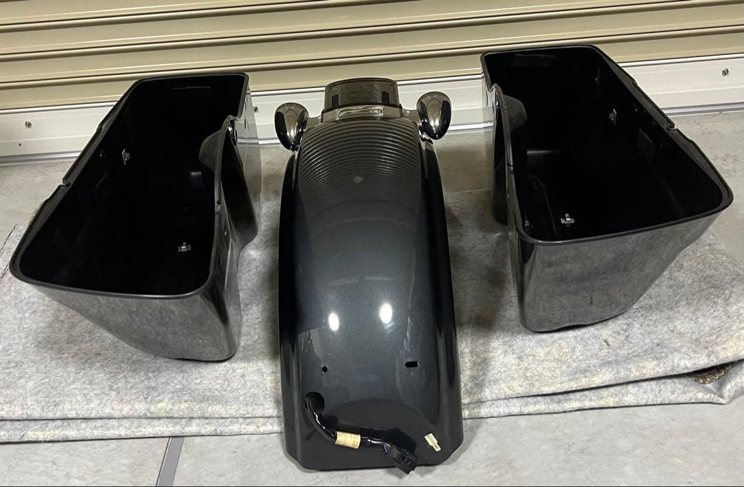 ハーレー純正 CVO サドルバック・リアフェンダー セット FLTRUSE