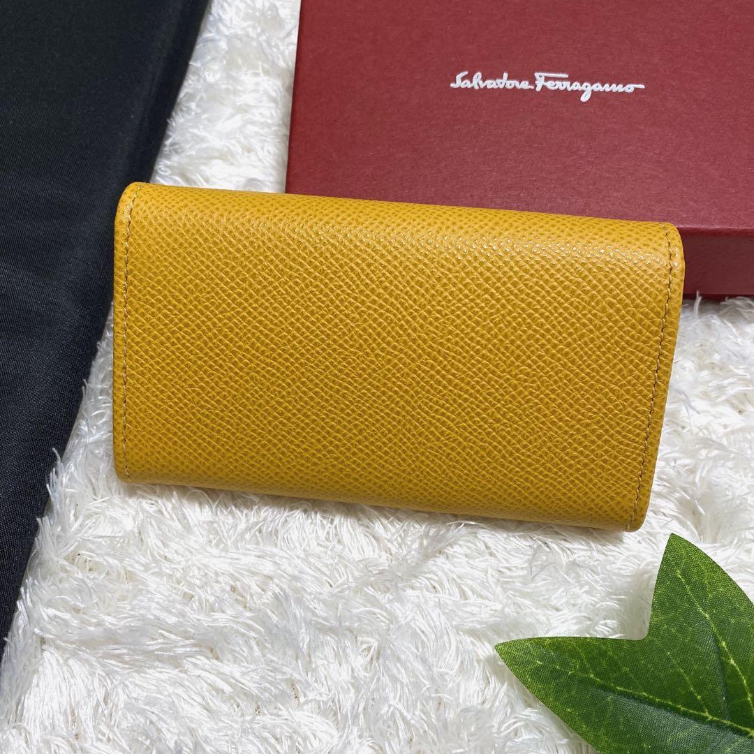 フェラガモ　キーケース　6連　ガンチーニ　美品　黄色　オレンジ　小物　箱付き