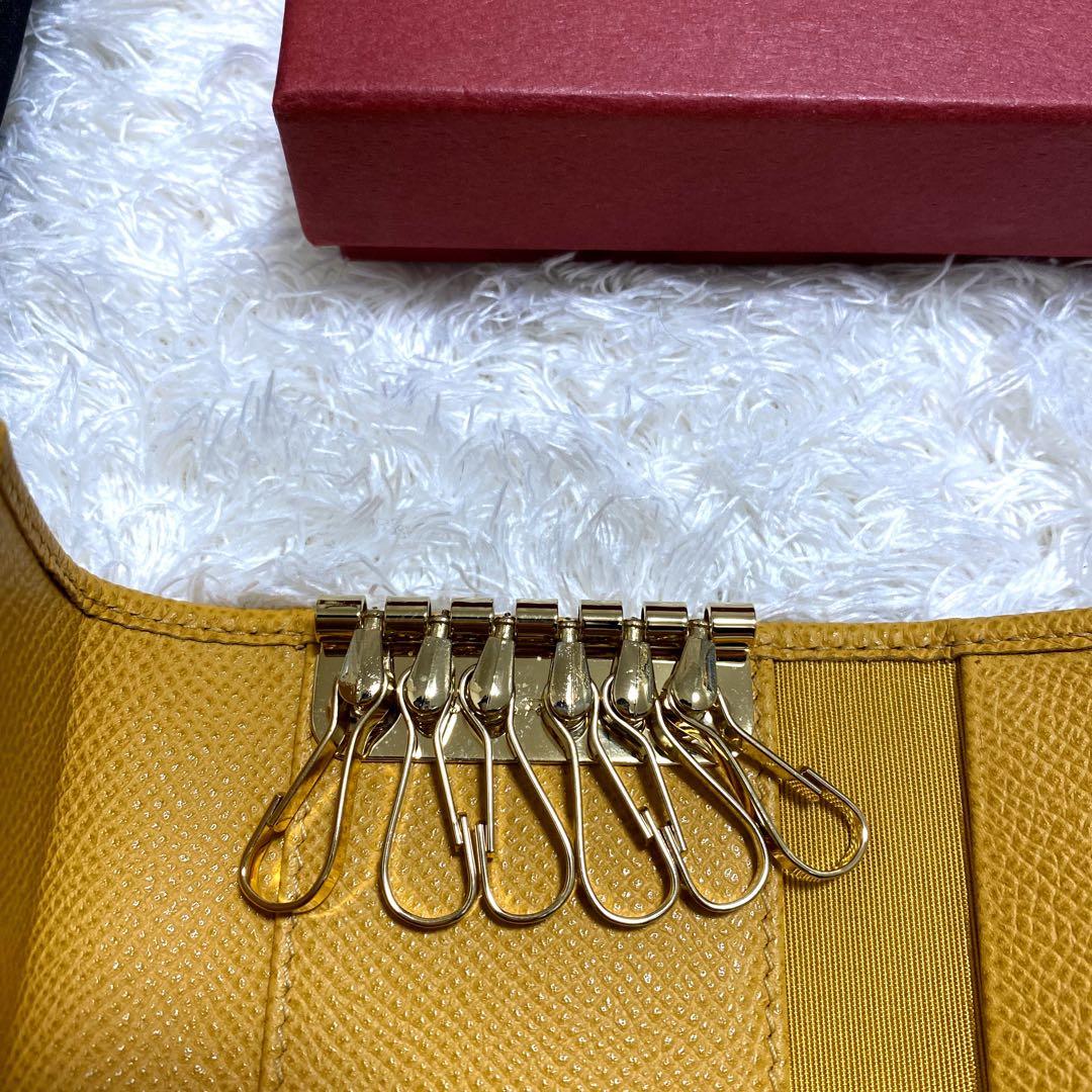 フェラガモ　キーケース　6連　ガンチーニ　美品　黄色　オレンジ　小物　箱付き