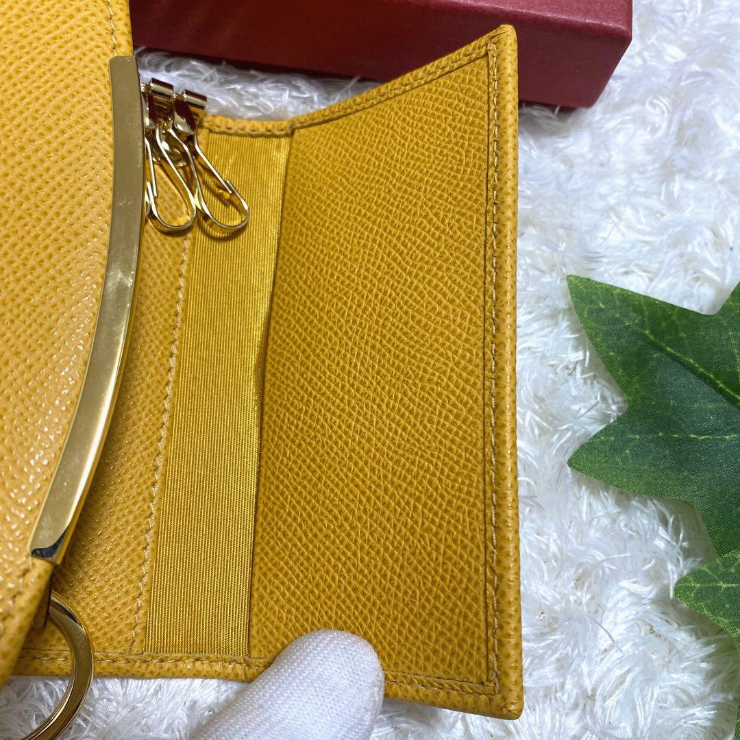 フェラガモ　キーケース　6連　ガンチーニ　美品　黄色　オレンジ　小物　箱付き