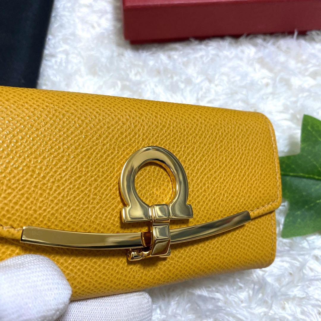 フェラガモ　キーケース　6連　ガンチーニ　美品　黄色　オレンジ　小物　箱付き