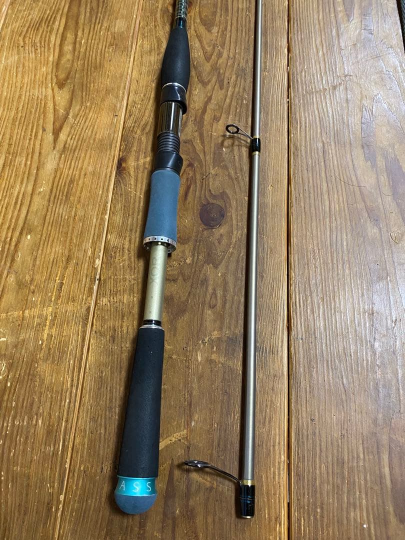 【最終価格】✴︎MEGABASS XOR independence ✴︎IR-83L