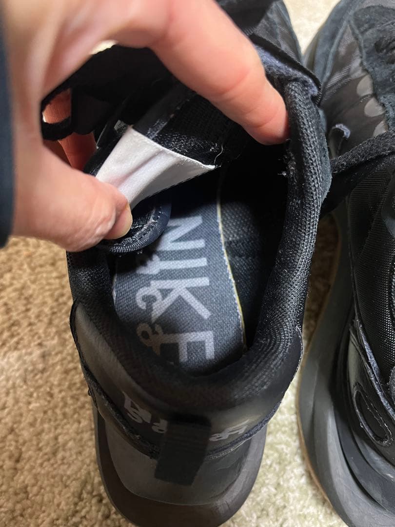 Sacaiㄨnikeブラック スニーカー