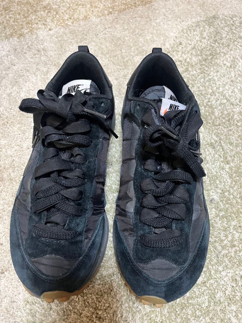 Sacaiㄨnikeブラック スニーカー