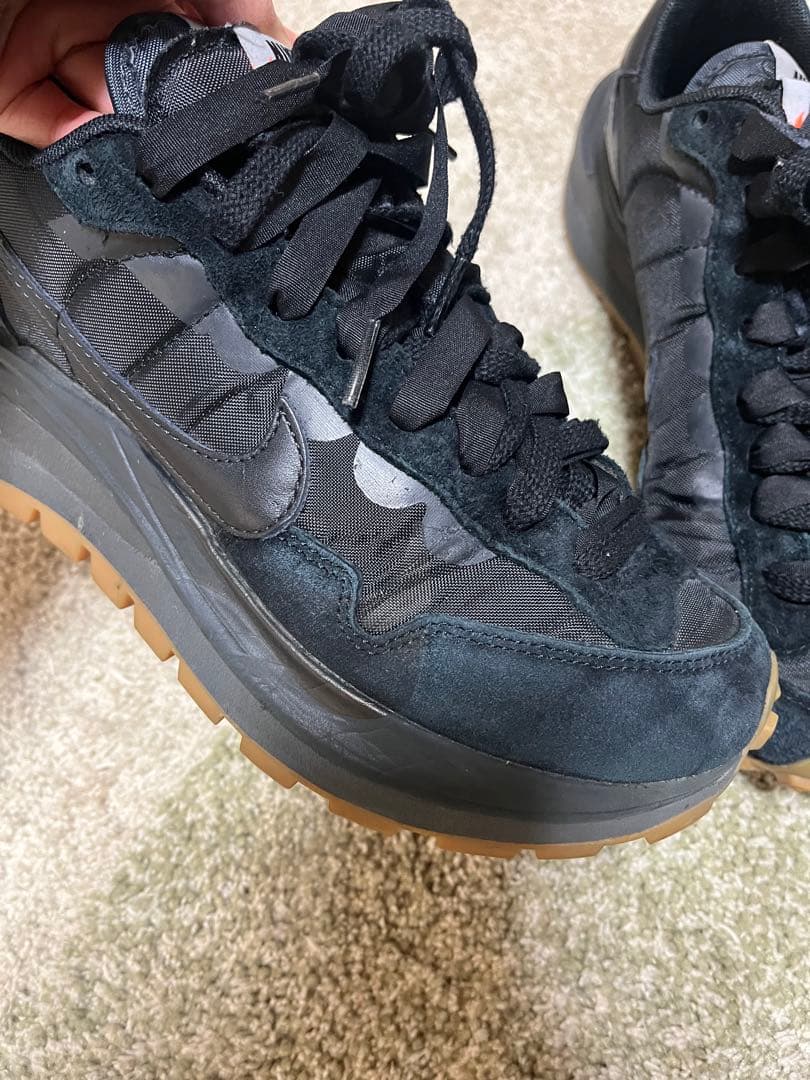 Sacaiㄨnikeブラック スニーカー