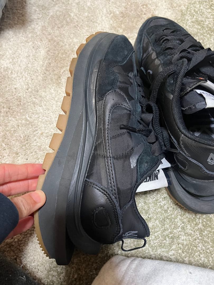 Sacaiㄨnikeブラック スニーカー