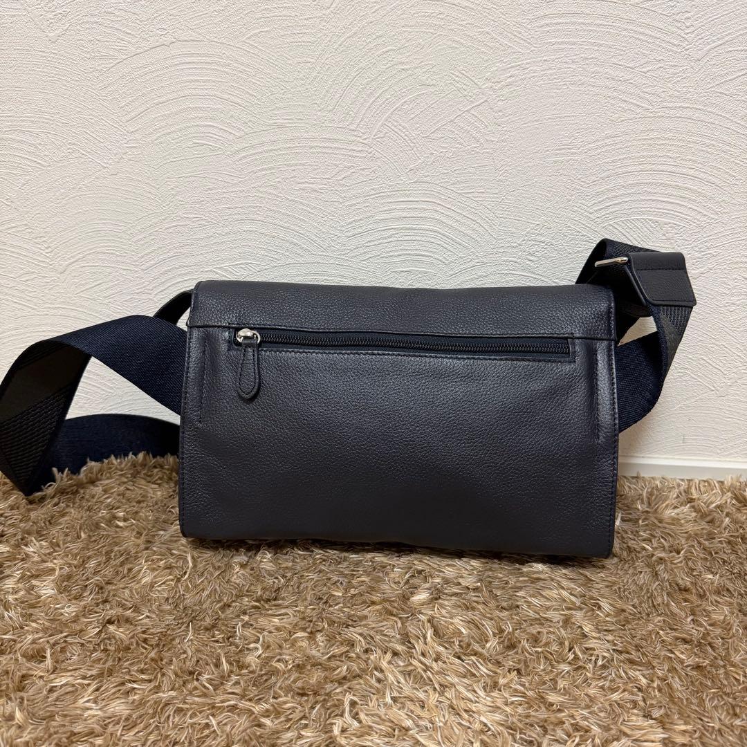 ear PAPILLONNER ワイドテープショルダーバッグ 本革 軽量 紺色