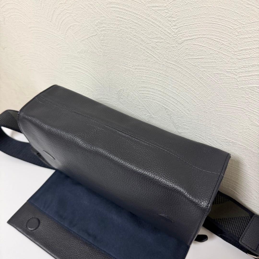 ear PAPILLONNER ワイドテープショルダーバッグ 本革 軽量 紺色