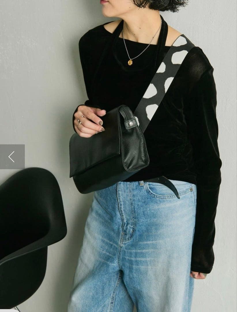 ear PAPILLONNER ワイドテープショルダーバッグ 本革 軽量 紺色