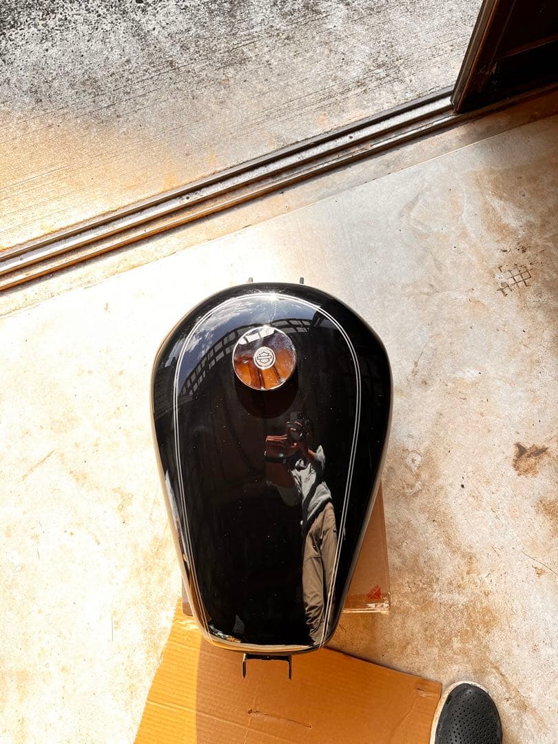 スポーツスター　タンク