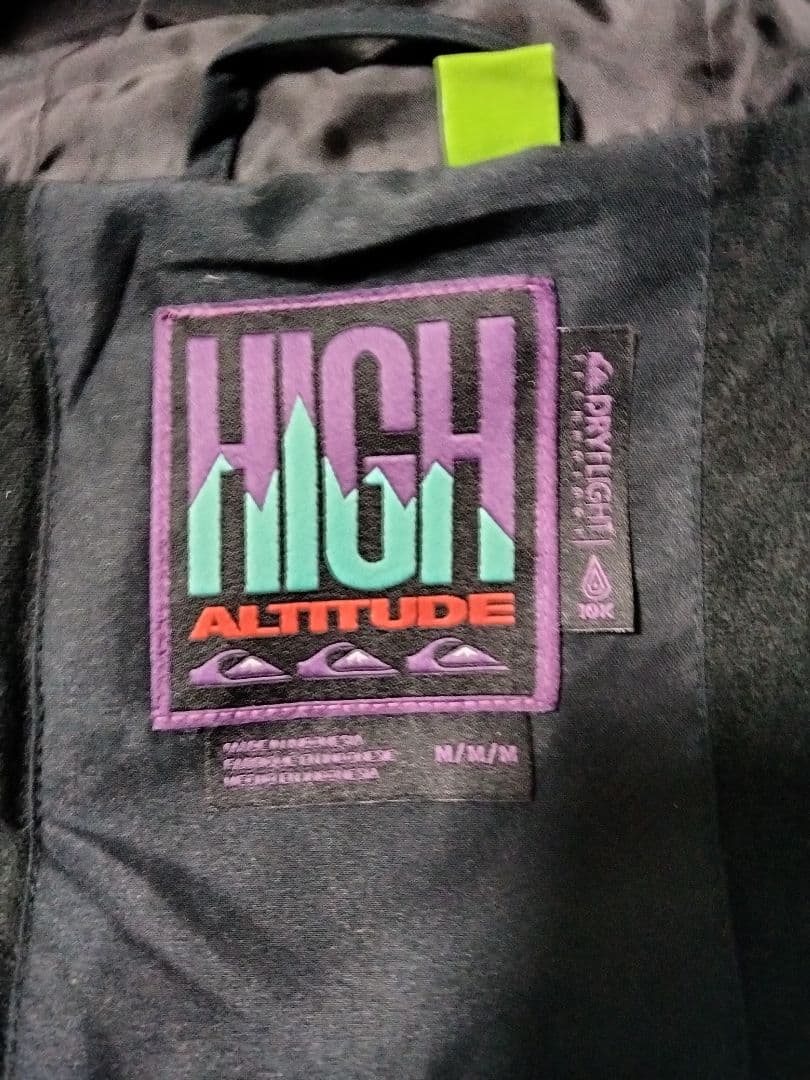 QUICKSILVER　スノーボードウェア　ジャケット　新品タグ付き